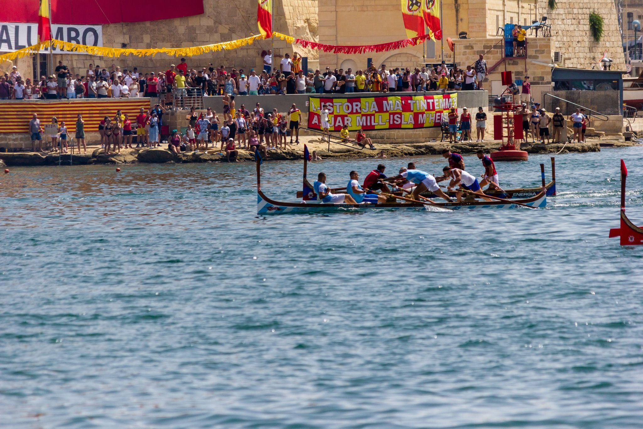 shutterstock_2514427053 (1).jpg