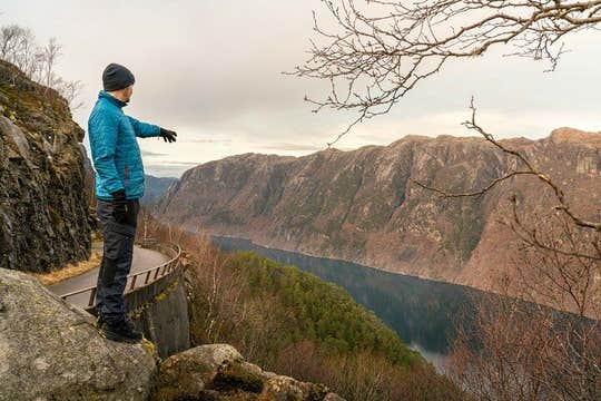 Mountains, Fjords and City: 3-Day All inclusive-Guided Tour