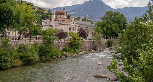 river in meran.
