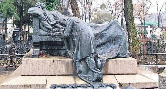 Photo of Cimitirul Bellu,Bucharest, Romania.