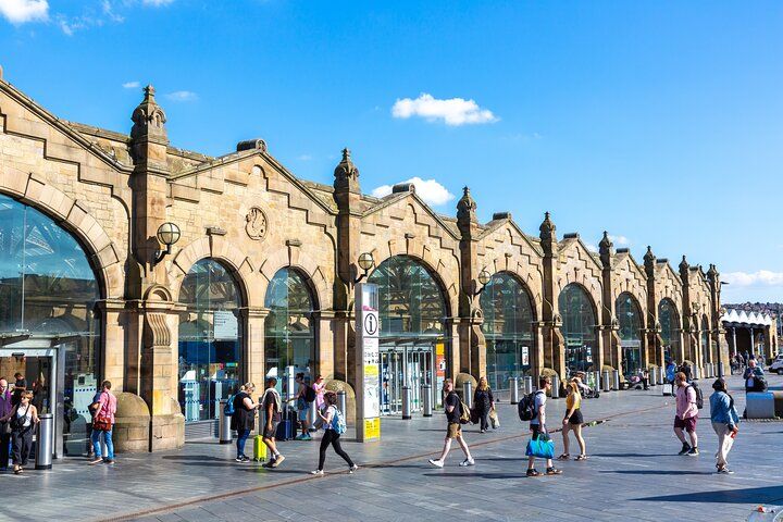 Sheffield: Self-Guided Walking Tour & Interactive Treasure Hunt