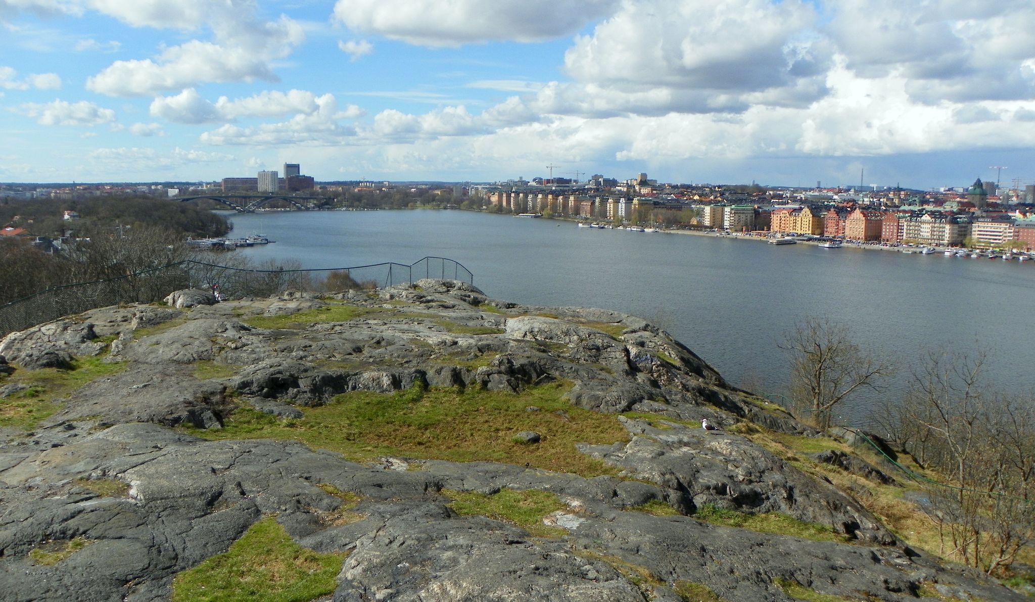 photo of Sweden, Stockholm, view of Kungsholmen and Västerbron from Skinnarviksberget.