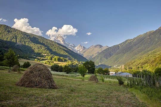 Excursion de cinq jours à Svaneti, y compris Mestia, Ushguli et les gorges de Becho