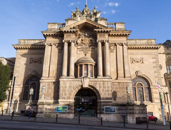 Bristol City Museum and Art Gallery.jpg