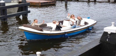 Leiden: Electric boat rental (6 pers.)