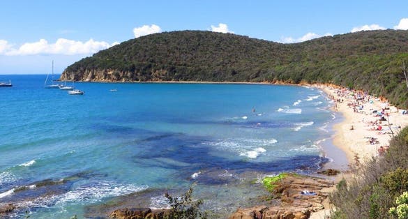 The sea is beautiful, the waters crystal clear enough to get the blue flag recognition in Follonica,Italy.