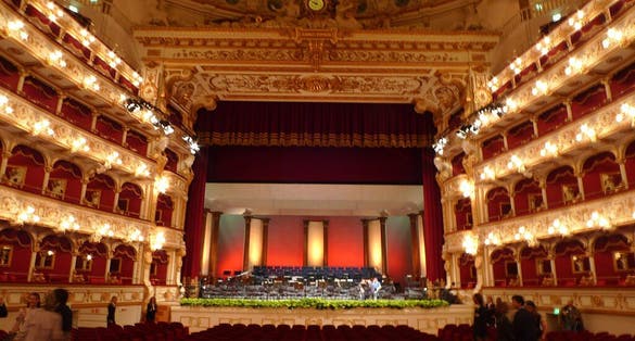photo of Teatro Petruzzelli .