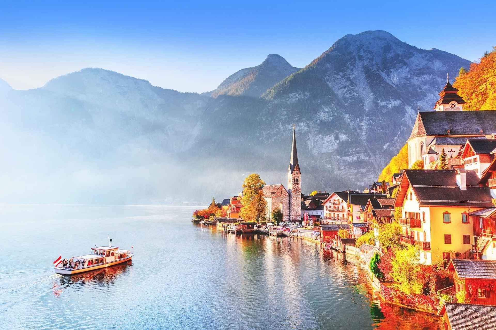 Private day trip: Munich to Hallstatt, Skywalk & Salt Mine