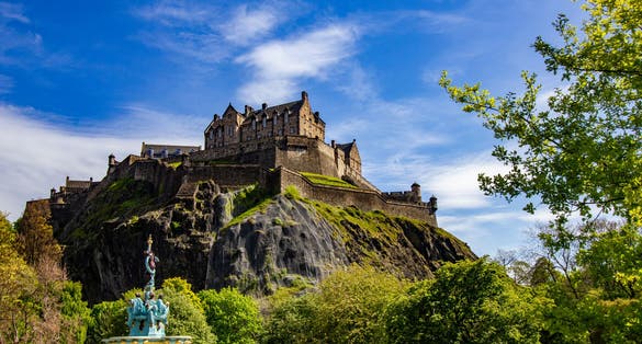 Photo of Edinburgh Castle on a sunny summer day.