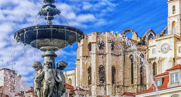Photo of Fountain in Rossio Square in Lisbon.