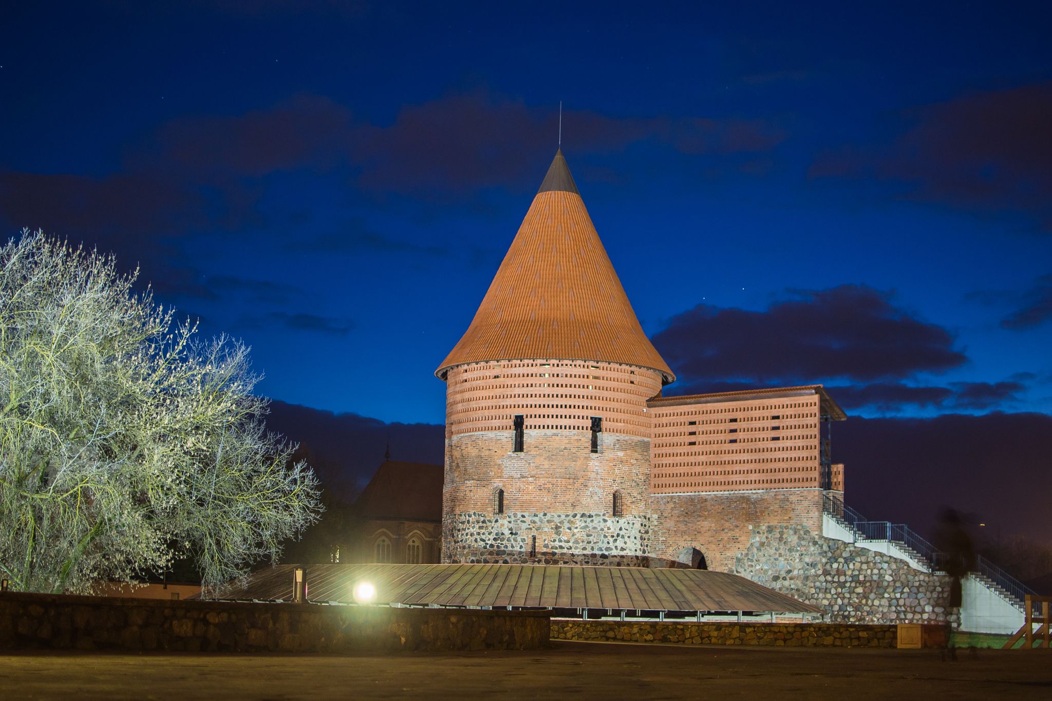 photo of Lithuania. Kaunas castle at night.