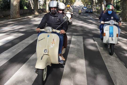 ローマ シティ センター ベスパ プライベート ツアー