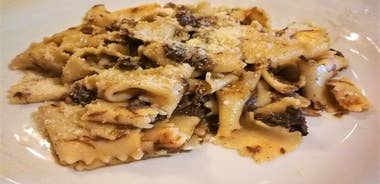 Bergamo: Full meal Food Tour with Local Delights by Do Eat Better