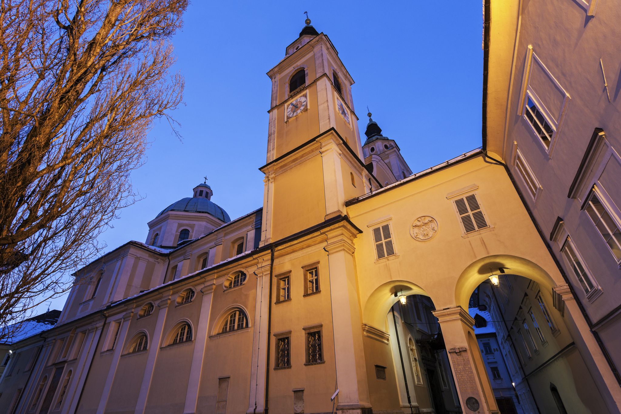 Photo of Saint Nicholas Cathedral in Ljubljana at night. Ljubljana, Slovenia.