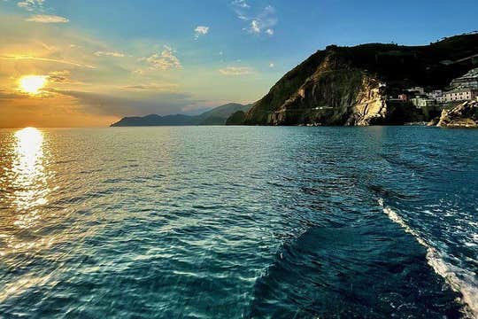 Cinque Terre Sunset Tour mit privatem Boot mit Pesto und typischem Wein