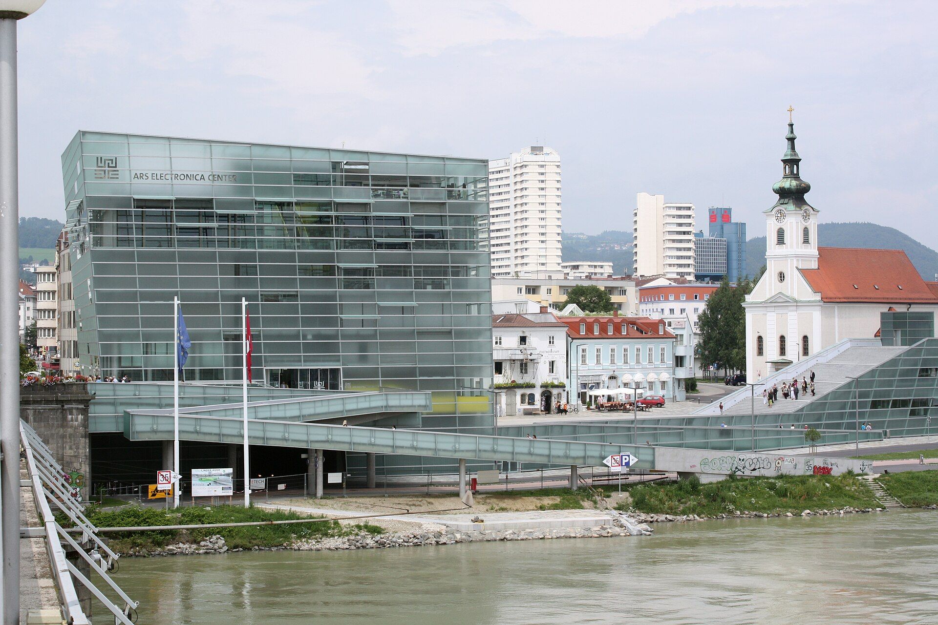 Photo of Ars Electronica Center by the Danube.