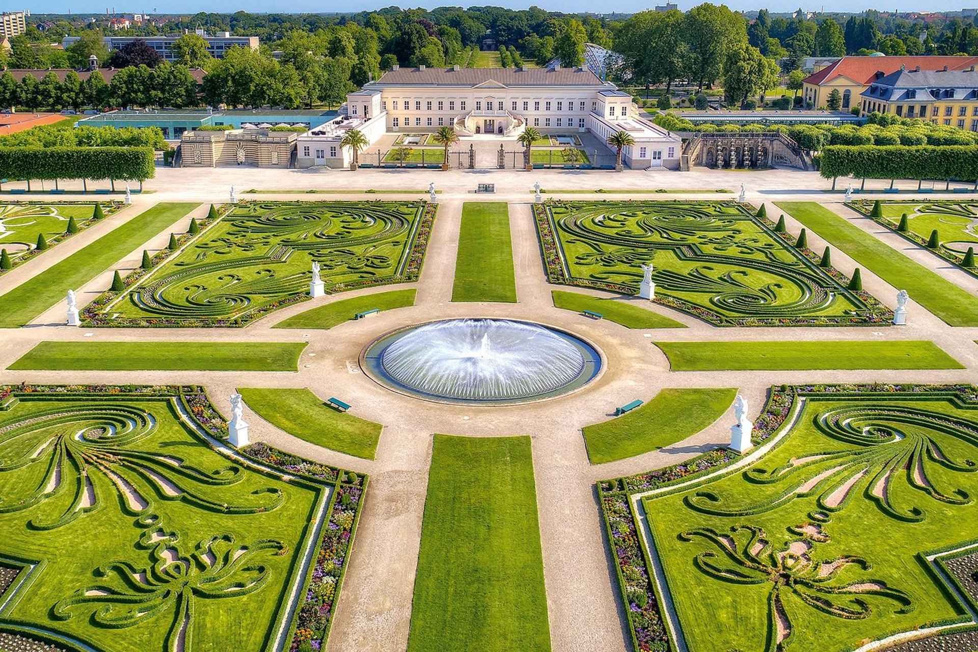 Hanover: Royal Gardens of Herrenhausen Guided Tour