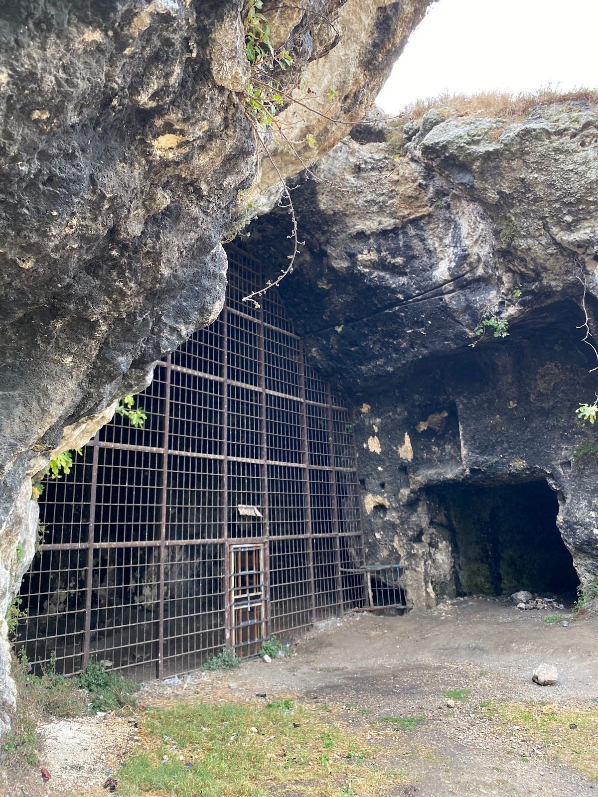 Yarımburgaz Cave, Güvercintepe Mahallesi, Başakşehir, Istanbul, Marmara Region, Turkey
