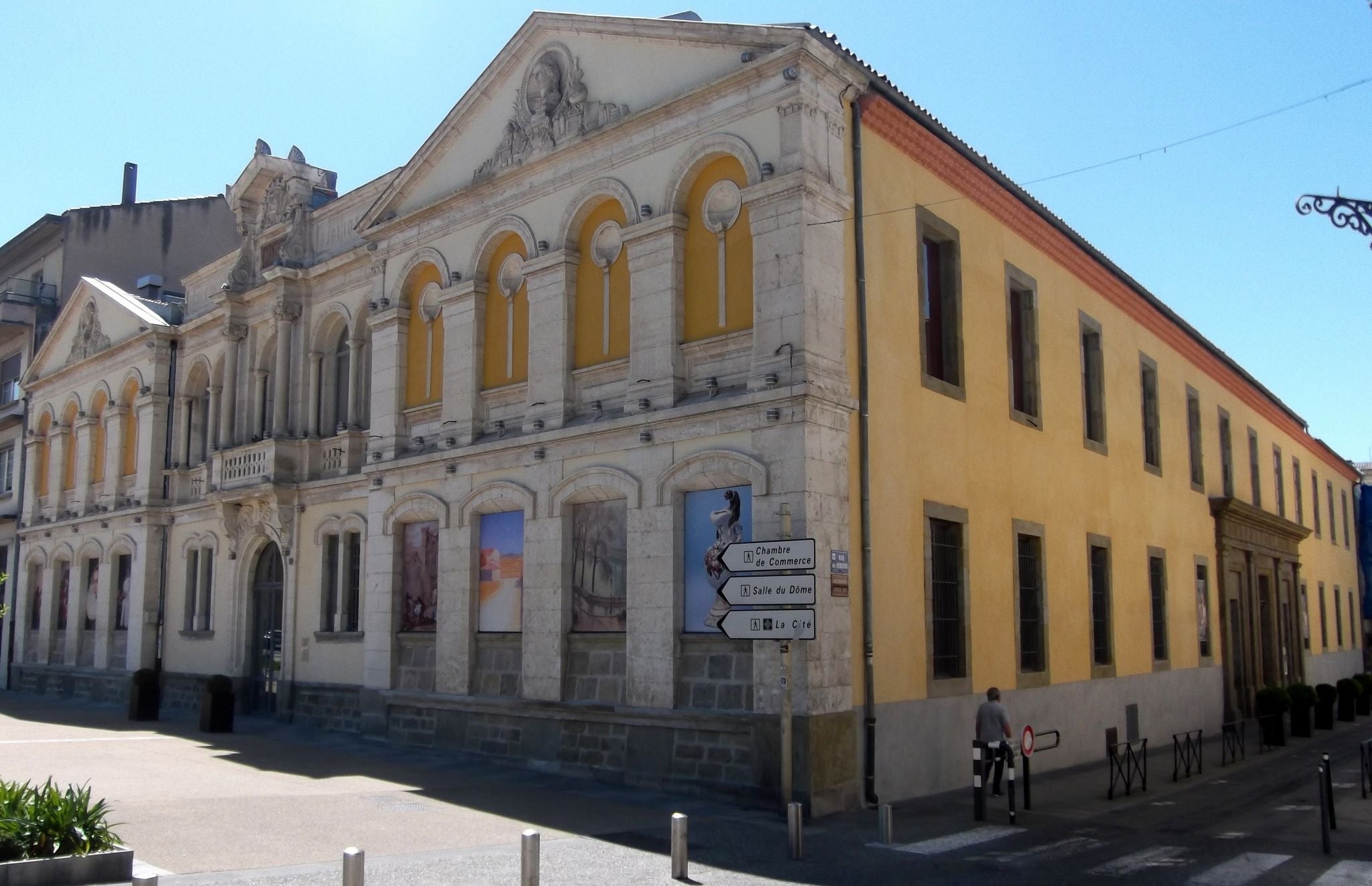 The exterior of the museum seen from the corner of Square Gambetta and Rue de Verdun.