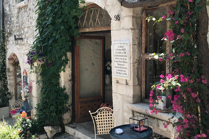 Certified tour guide-Most Exhaustive French Riviera private tour