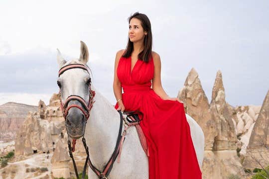 Balade à cheval de 2 heures en Cappadoce au coucher du soleil