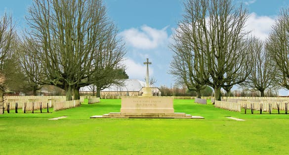 Photo of Bayeux War Cemeteryو Normandy, France.