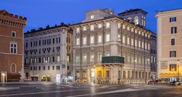photo of Palazzo Bonaparte,Rome Italy.