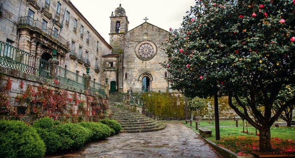 Photo of the great cathedral in Bayeux, France. "La Cathdrale de Bayeux."