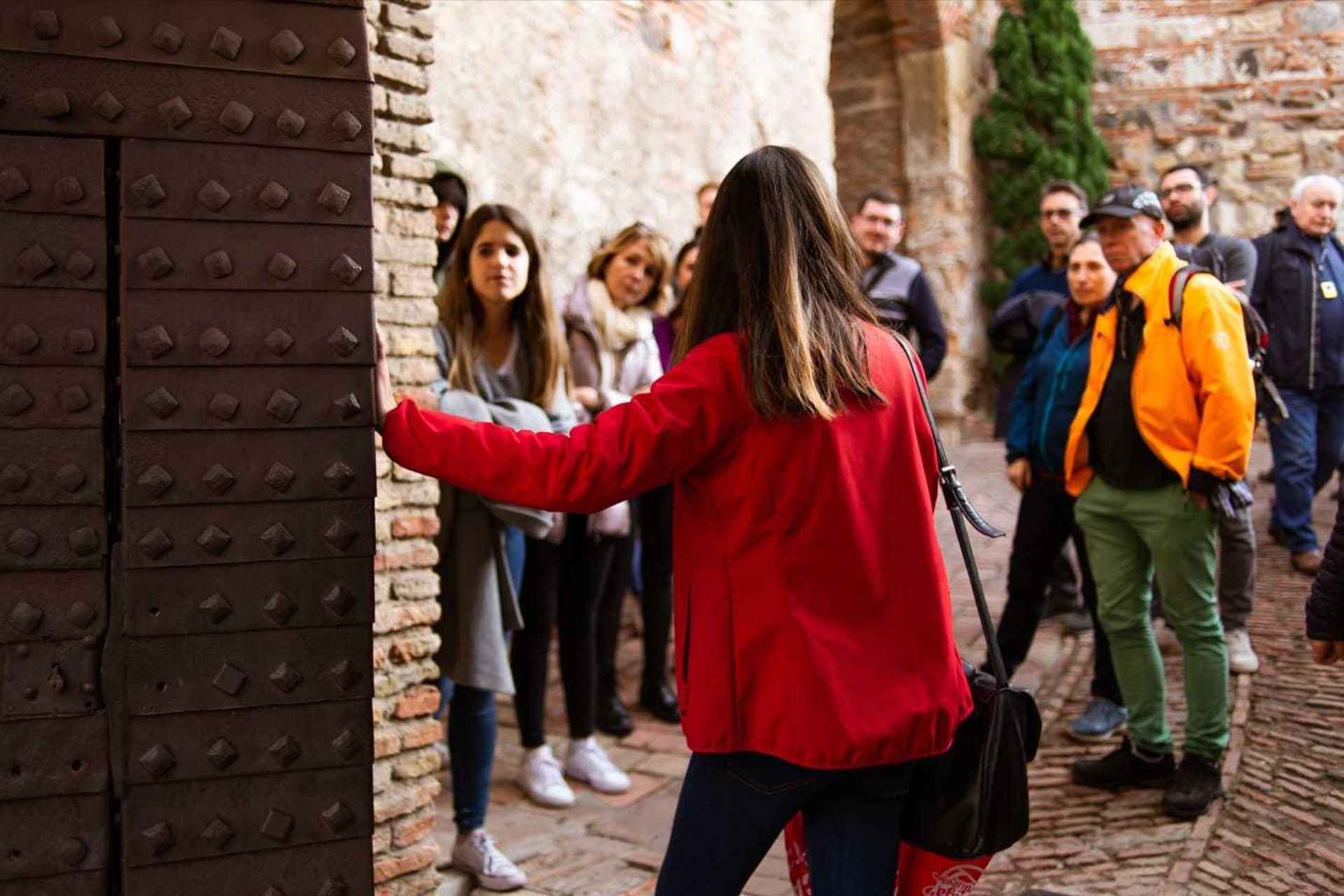 Málaga: Alcazaba and Roman Theatre Guided Tour With Entry