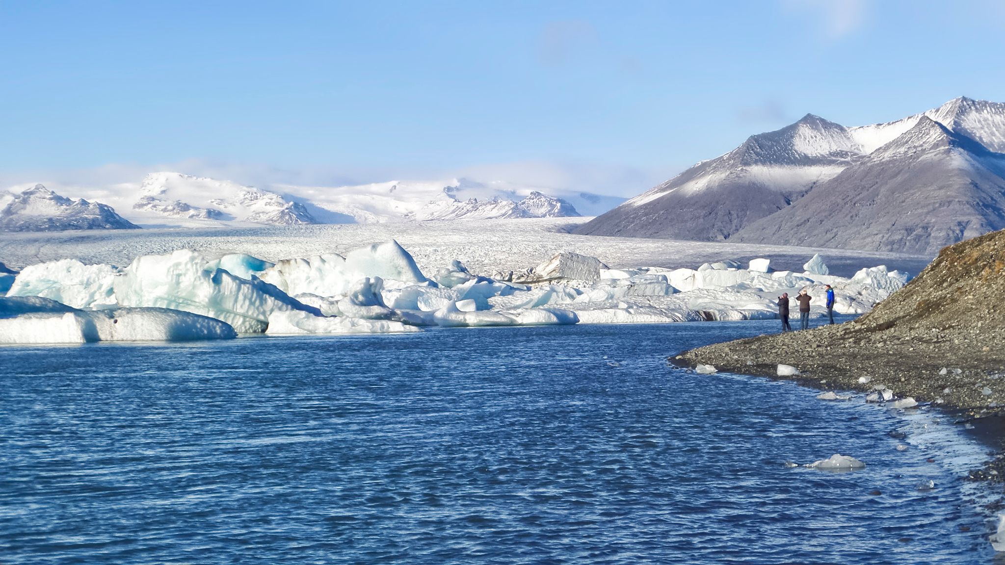 photo of view of Icebergs at Jökulsárlón Glacier Lagoon, Vatnajökull National Park, Höfn, Iceland.