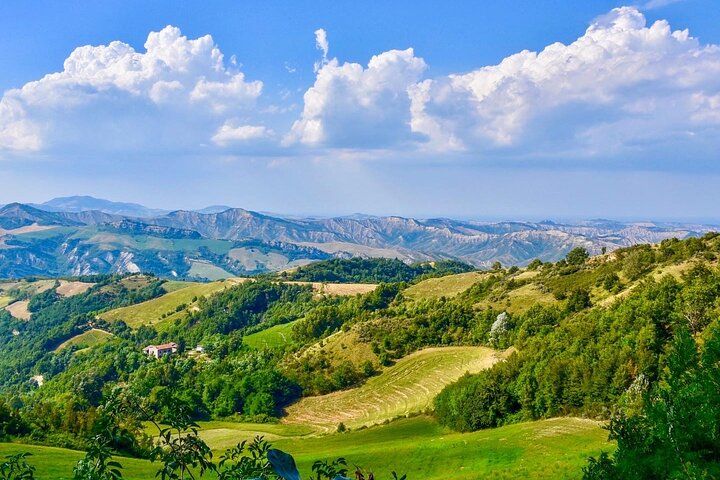 BEST MEDIEVAL VILLAGES GETAWAY - Private Day Tour from Bologna