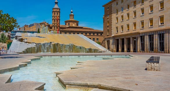 Photo of Fuente de la hispanidad in Zaragoza, Spain.