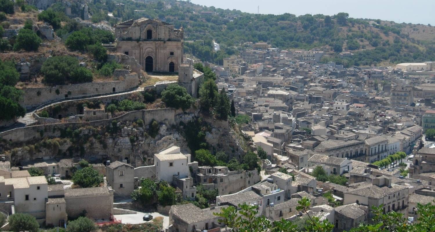 Self-Guided Cycling through Baroque Sicily