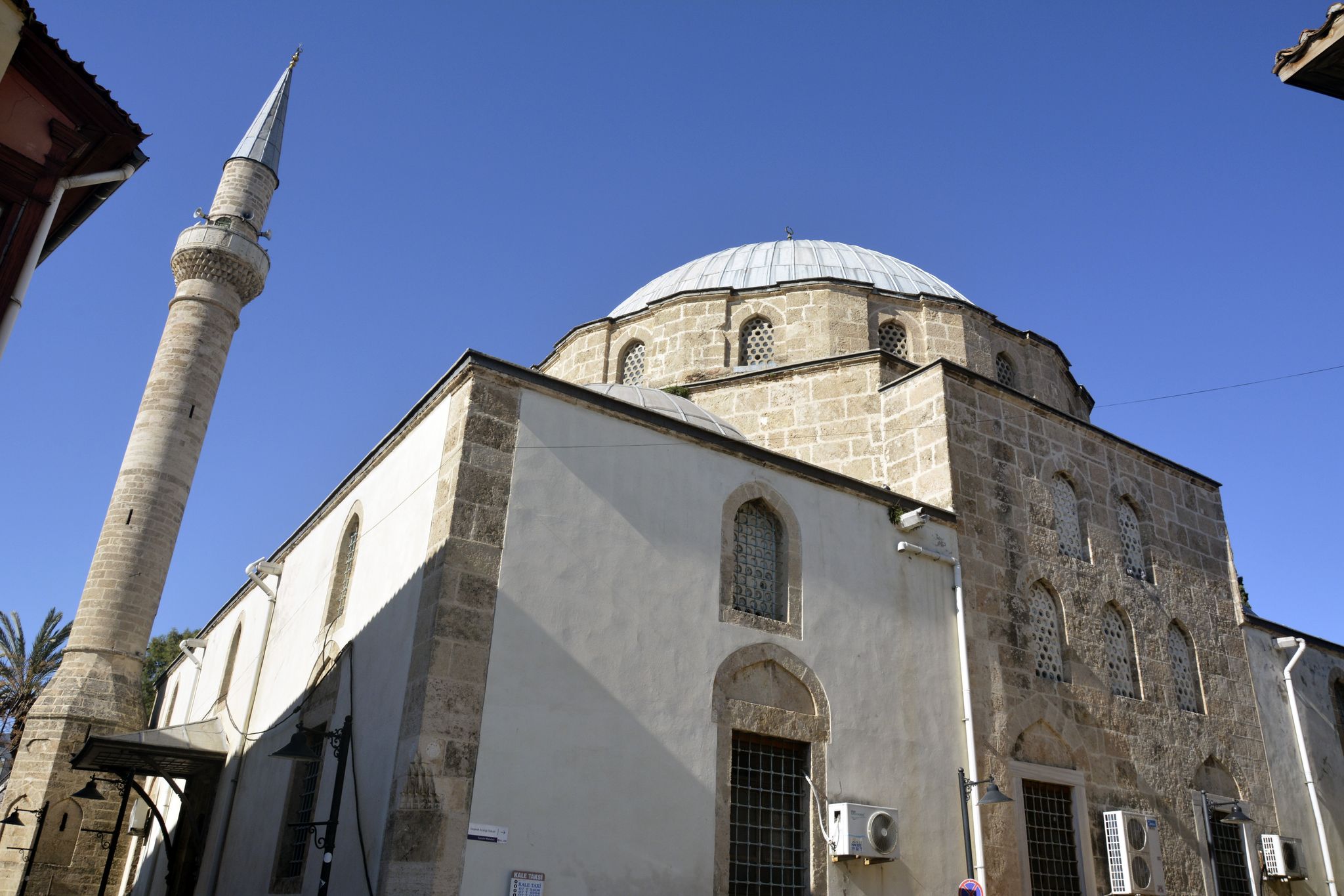 photo of close shot of Tekeli Mehmet Pasa mosque in Antalya, Turkey.