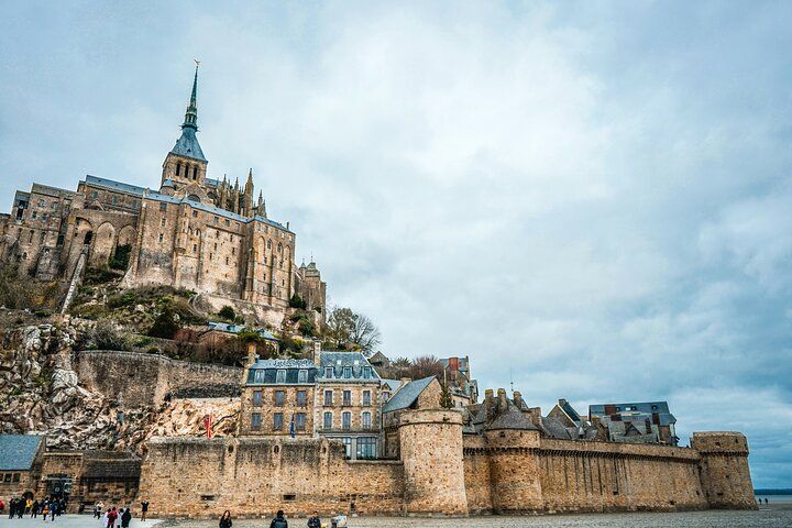 5-hour Private Tour of Mt St Michel From St Malo hotel or port