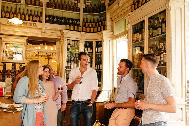 Small Group Tour in Seville: Tapas, Taverns, & History