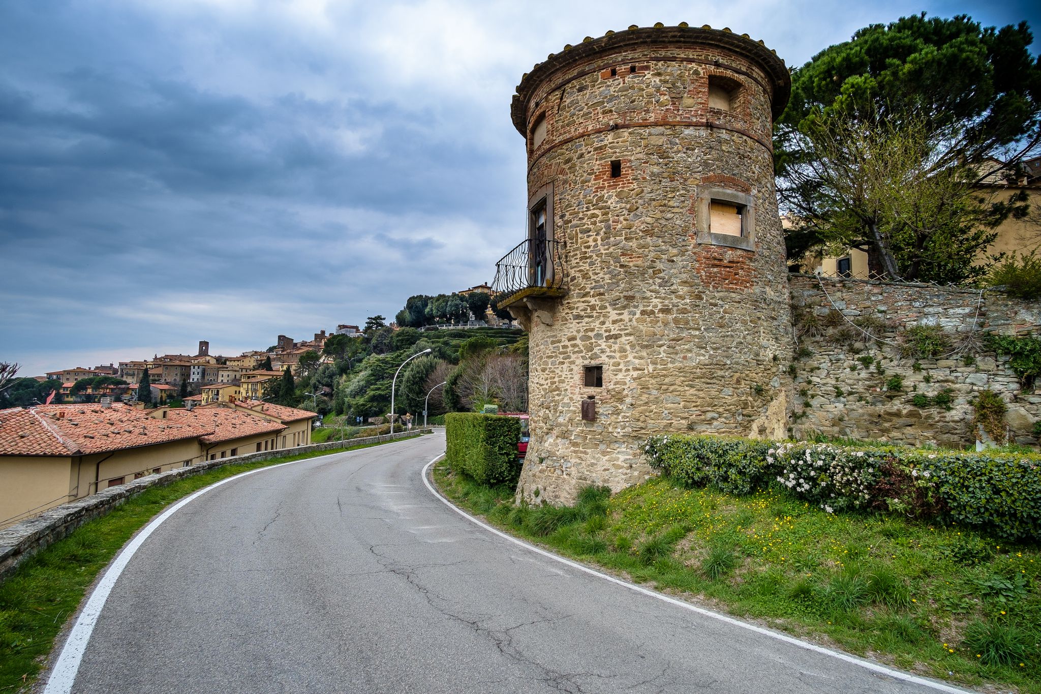 Cortona is one of the most ancient Etruscan town and given the elevated position 600 s.l.m. It enjoys a wonderful view over the whole Valdichiana