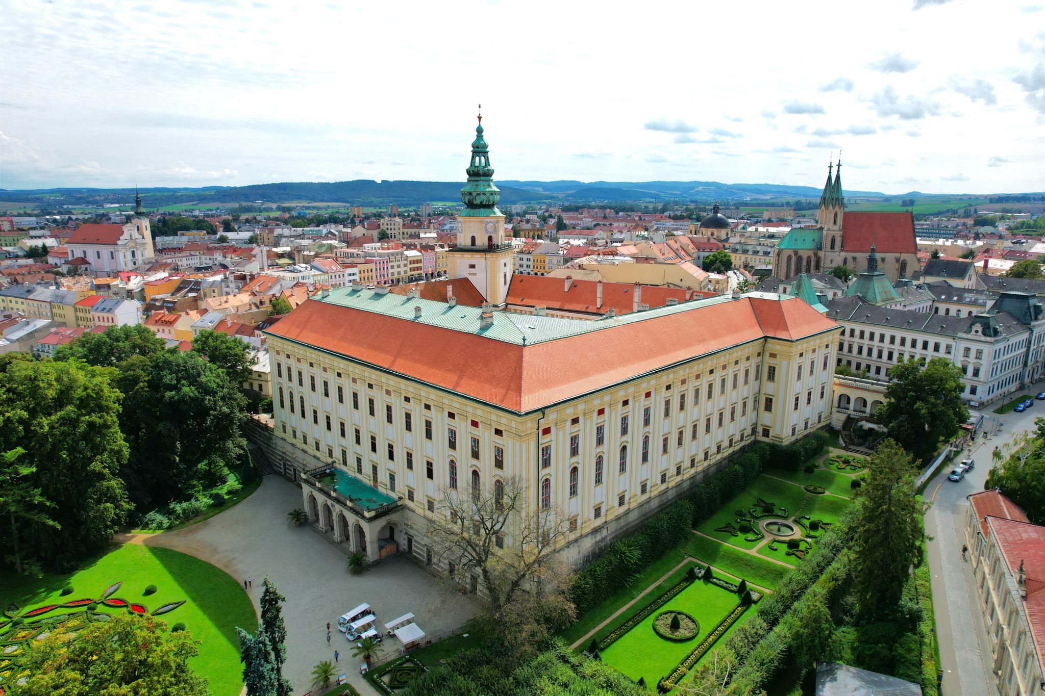 Photo of panoramic aerial view of Castle and gardens in Kromeriz, Czech Republic.