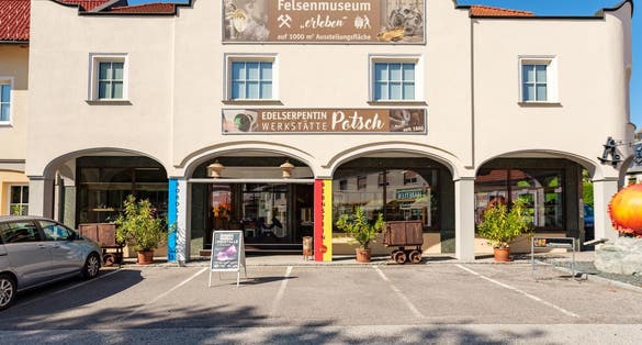 Photo of Felsenmuseum Bernstein.