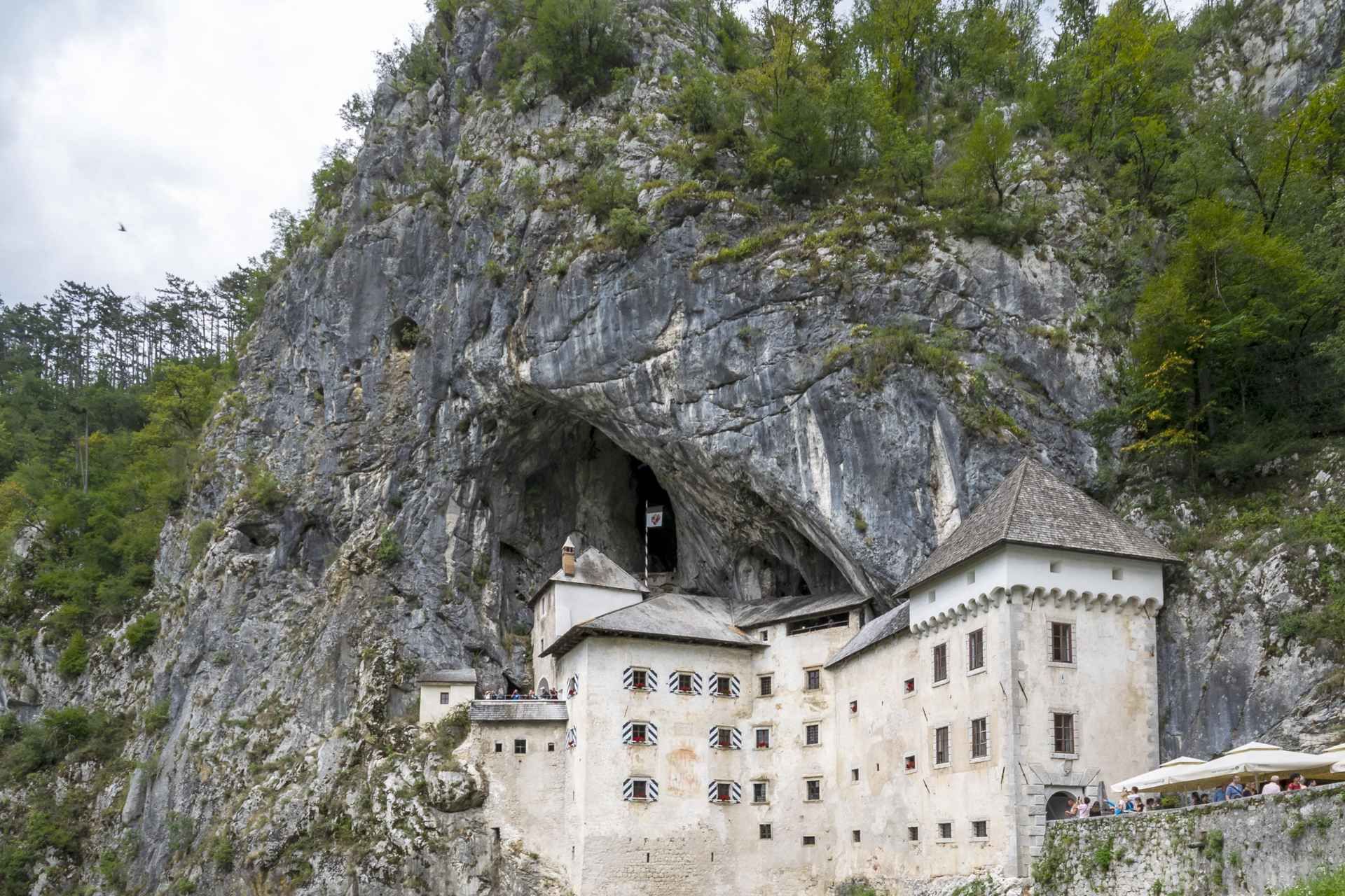 Maribor: Postojna Cave and Predjama Castle Day Private Tour