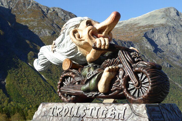 Trollstigen 100% Highlights Fjord to Troll 10 stops 16 seats max 