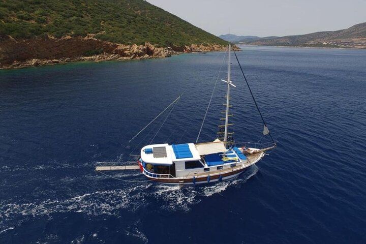 3-Hour Private Sunset Boat Tour With Dinner in Bodrum