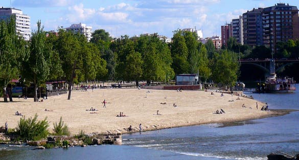 Photo of Parque y playa de las Moreras ,Valladolid ,Spain .