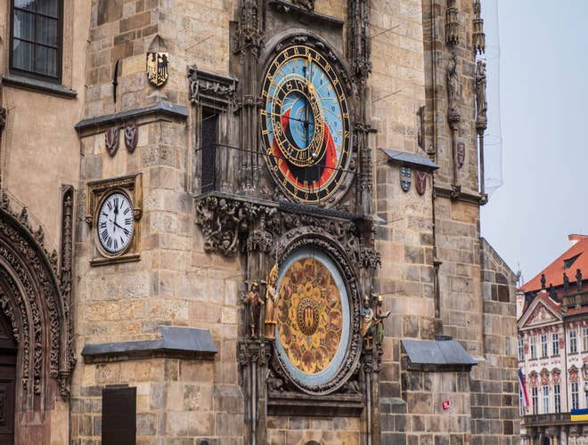 Astronomical Clock Prague.jpg