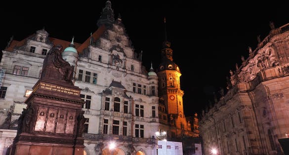 Photo of a Night view of Palace Square (Schloßplatz). 