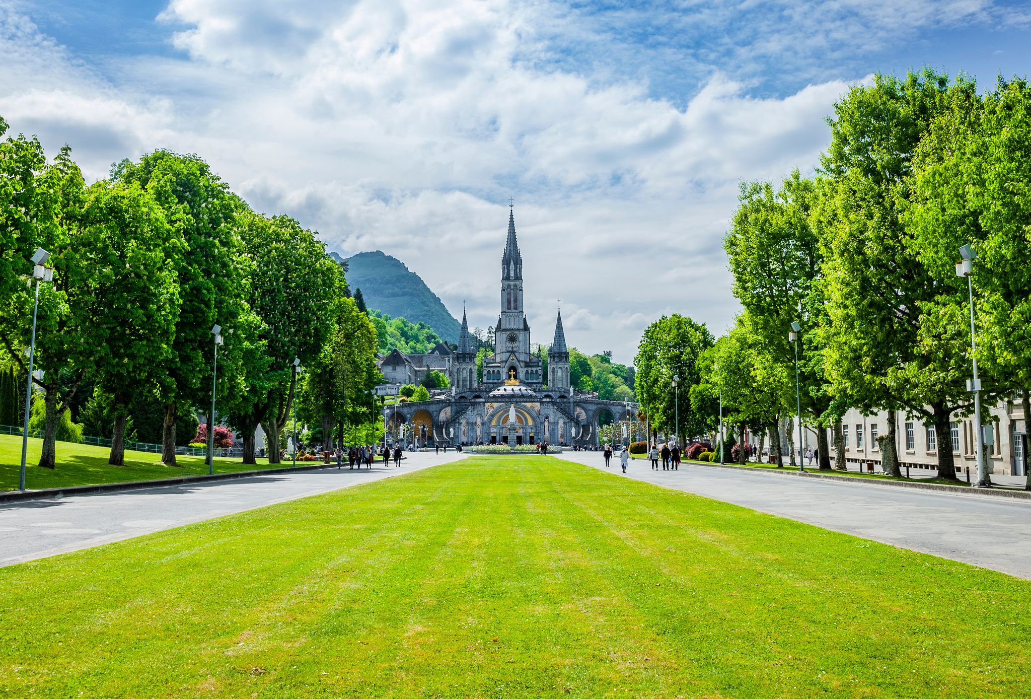 Photo of Basilica Notre Dame in Lourdes.