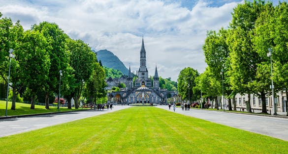 Photo of Basilica Notre Dame in Lourdes.