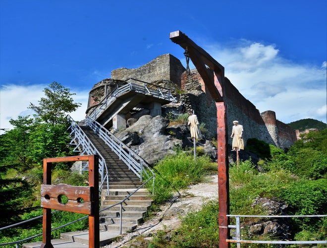 Poenari Fortress 2.jpeg