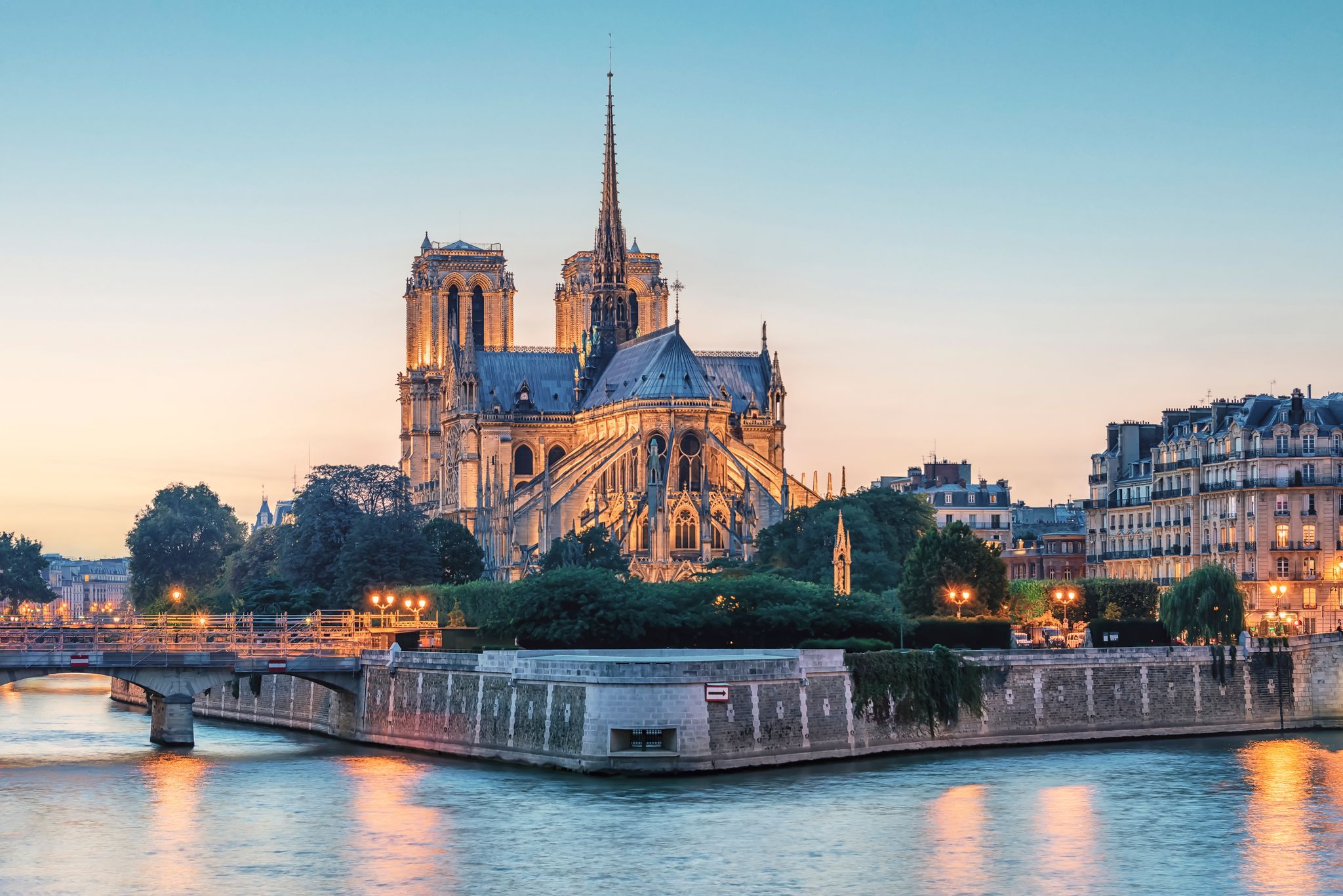 Cathedral Notre-Dame in Paris at sunset.jpg