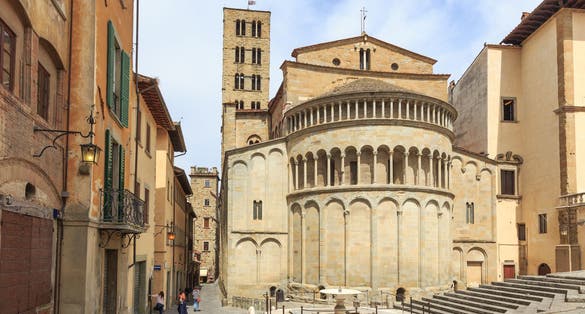 photo of view of chiesa di Santa Maria della Pieve, Arezzo, Italy.